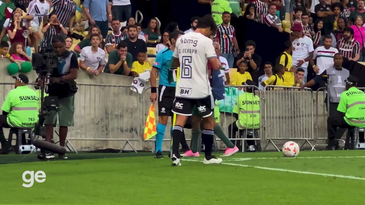 Torcida do Fluminense vaia Gustavo Scarpa no Maracanã