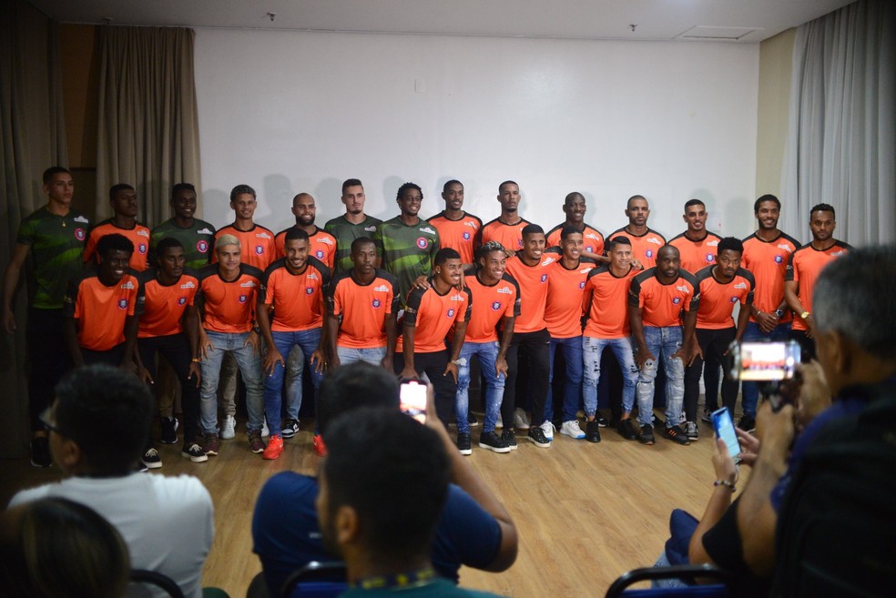 Diretoria apresentou elenco de 25 atletas que irão defender o Tourão na elite do Barezão 2024 — Foto: Chicão Marques/ Parintins