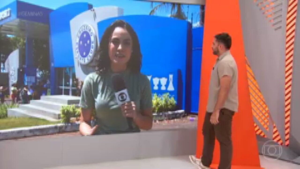 Atacante do Cruzeiro, Dinenno avança em recuperação e integra treino com equipe.