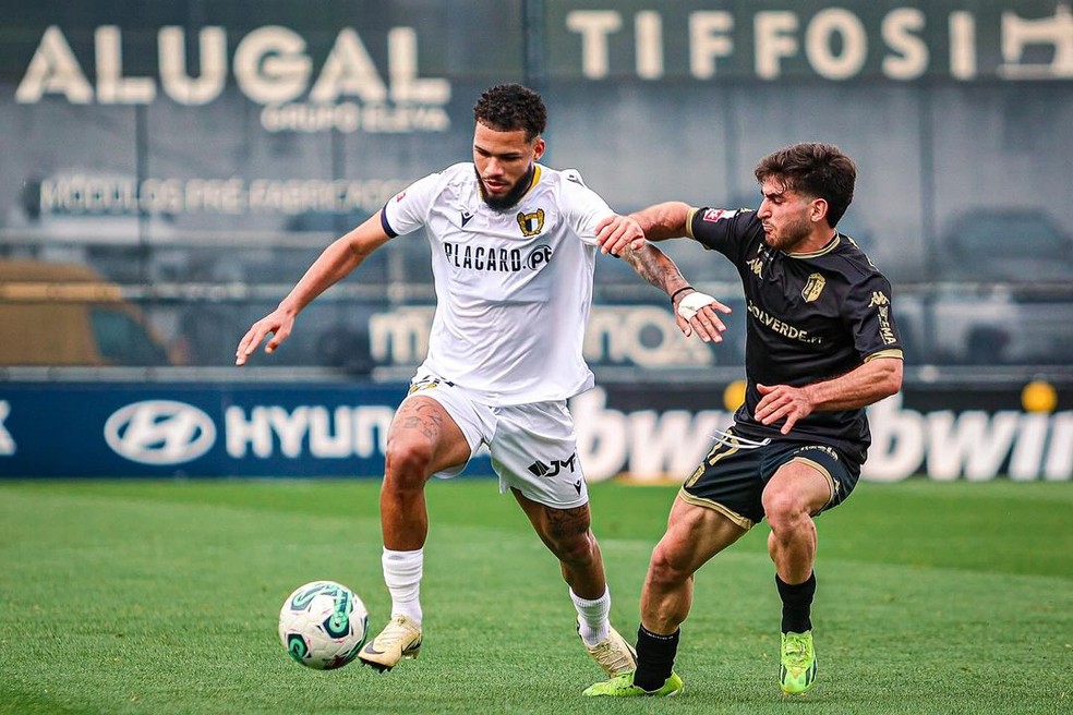 Nathan durante partida do Famalicão — Foto: Reprodução/Instagram Famalicão