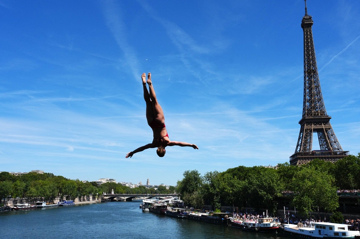 Paris recebe competição de salto ornamental em novo teste de qualidade da água do Rio Sena