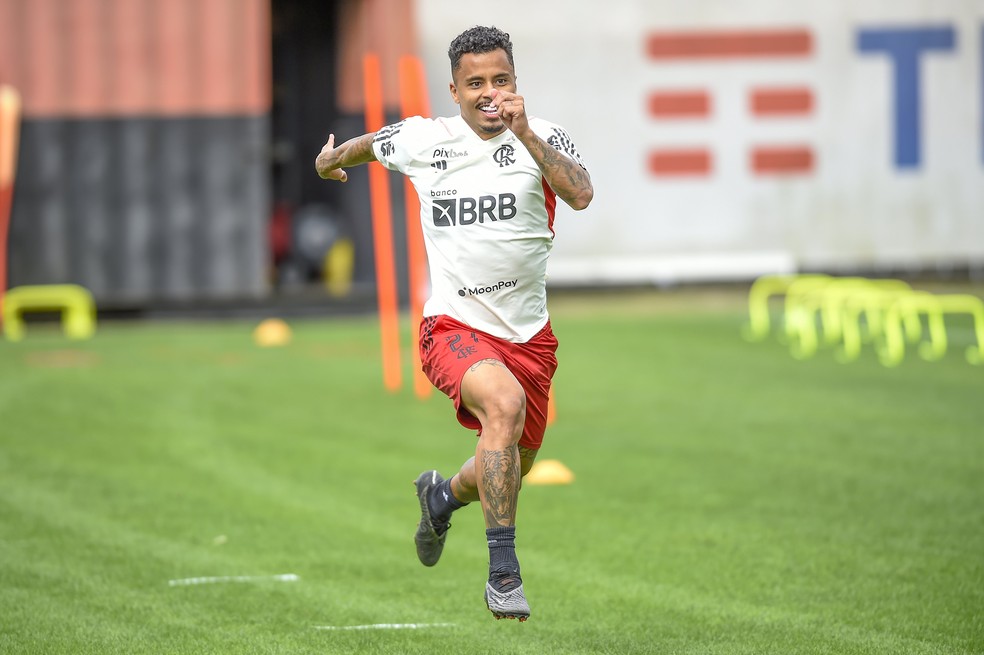 Allan em treino do Flamengo — Foto: Marcelo Cortes/Flamengo