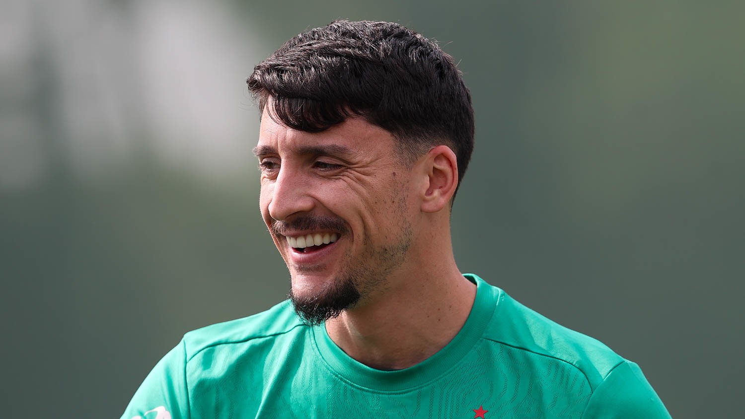 RETORNO AOS GRAMADOS! Lateral retorna aos treinos no Palmeiras após cirurgia no tornozelo