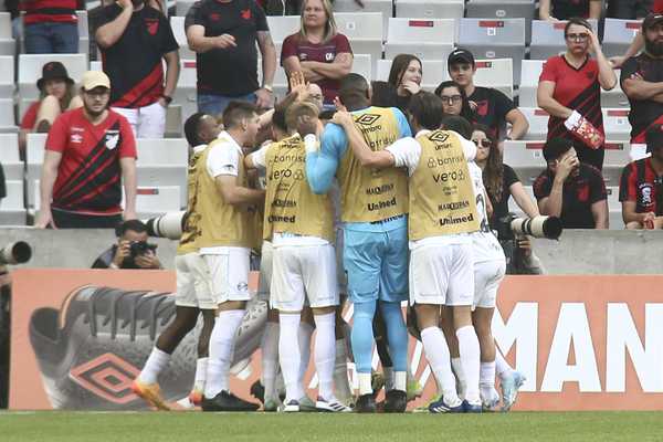 Destaque de Monsalve em vitória do Grêmio: confira as notas!