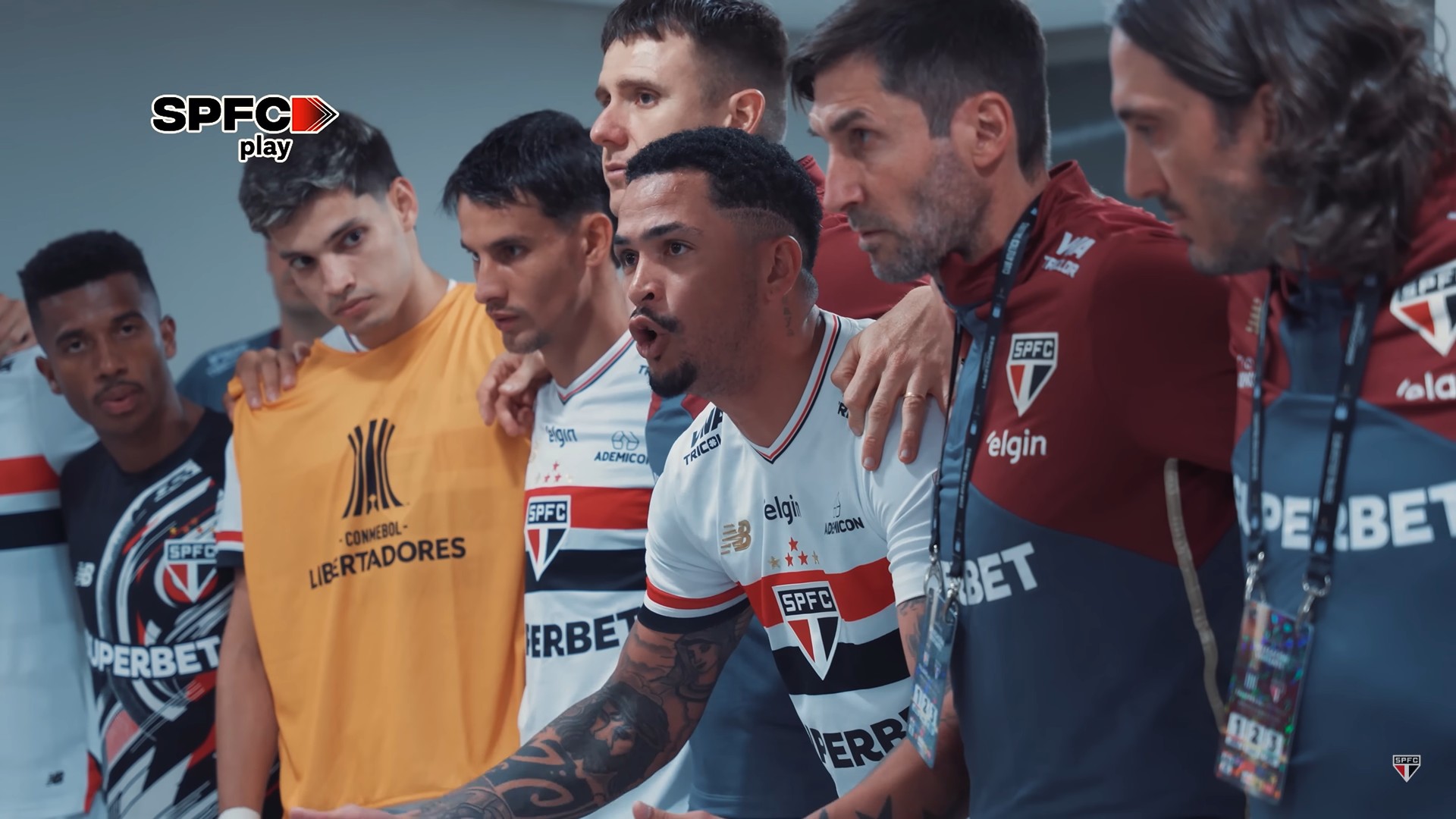 Luciano motiva vestiário do São Paulo antes da vitória sobre o Talleres