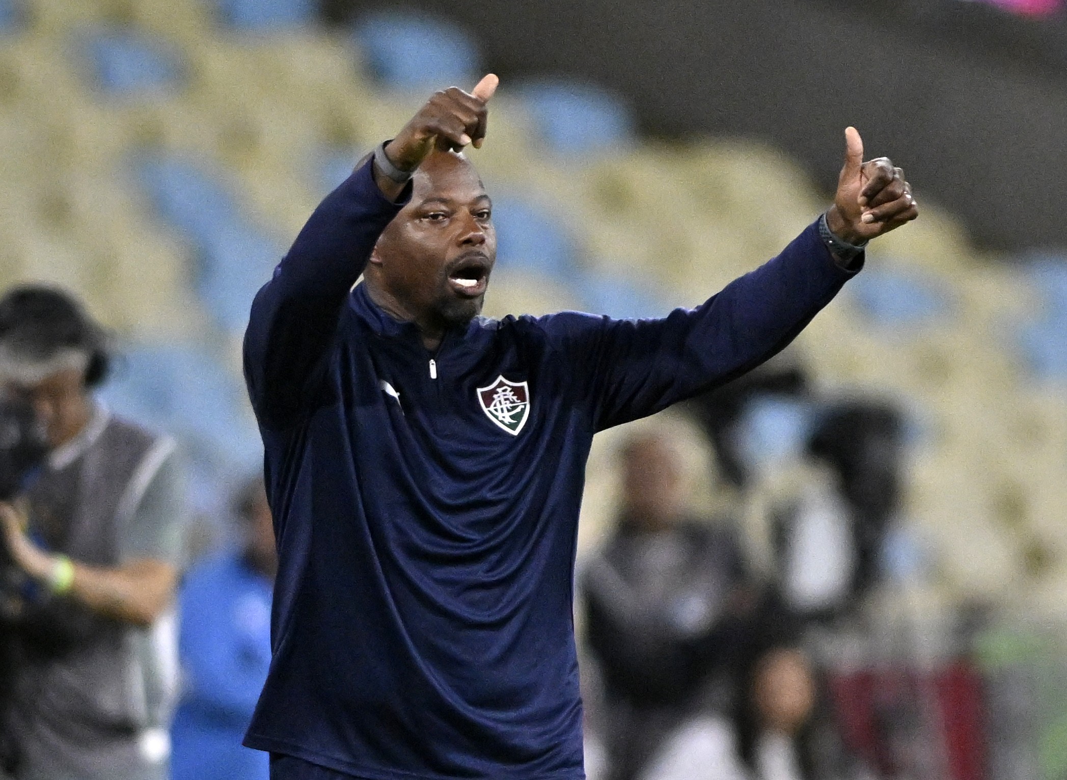 Marcão elogia elenco do Fluminense e diz que gramado atrapalhou Ganso: "Dificultou toques que ele não erra"
