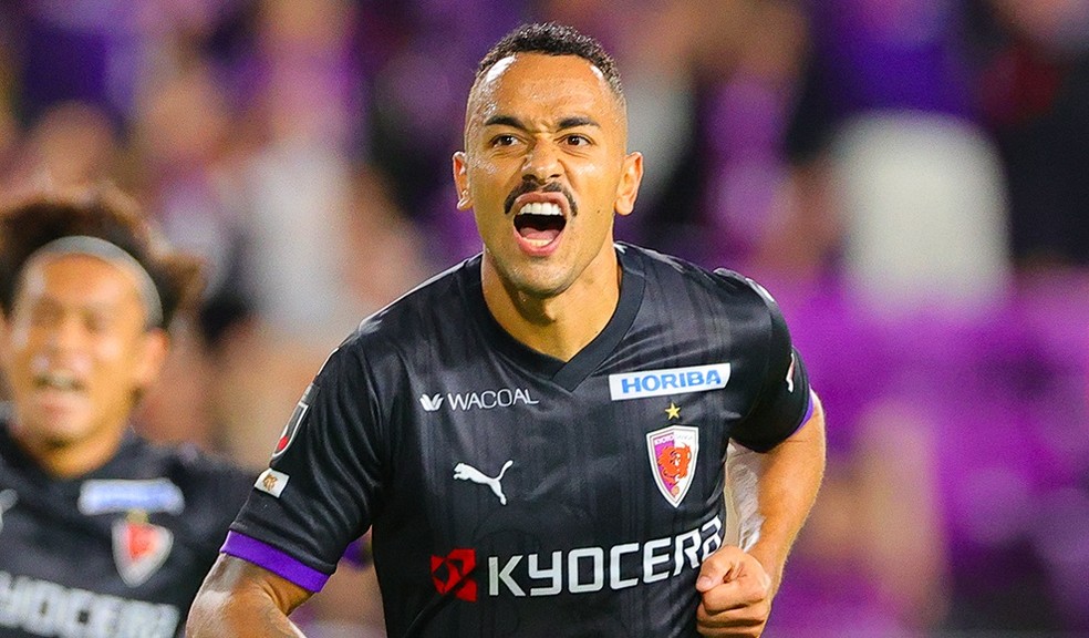 Rafael Elias foi emprestado e depois vendido pelo Cruzeiro ao Kyoto Sanga — Foto: Kyoto Sanga