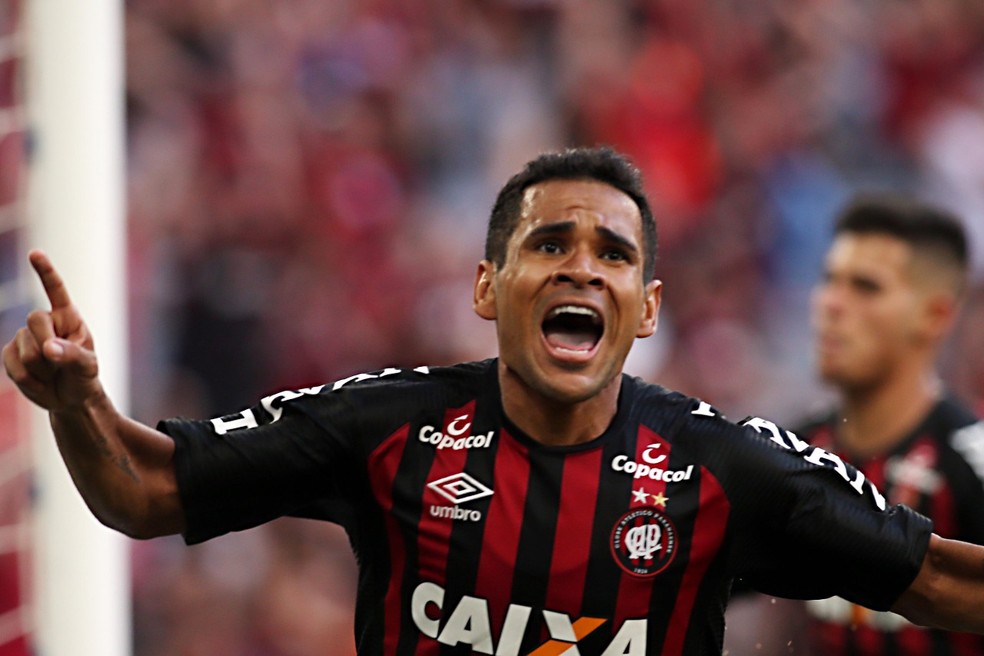 Quem foi o artilheiro do Campeonato Brasileiro de 2013?