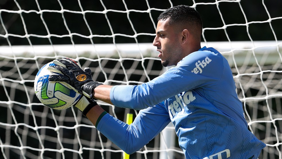 Kaíque durante treino do Palmeiras na Academia de Futebol — Foto: Cesar Greco