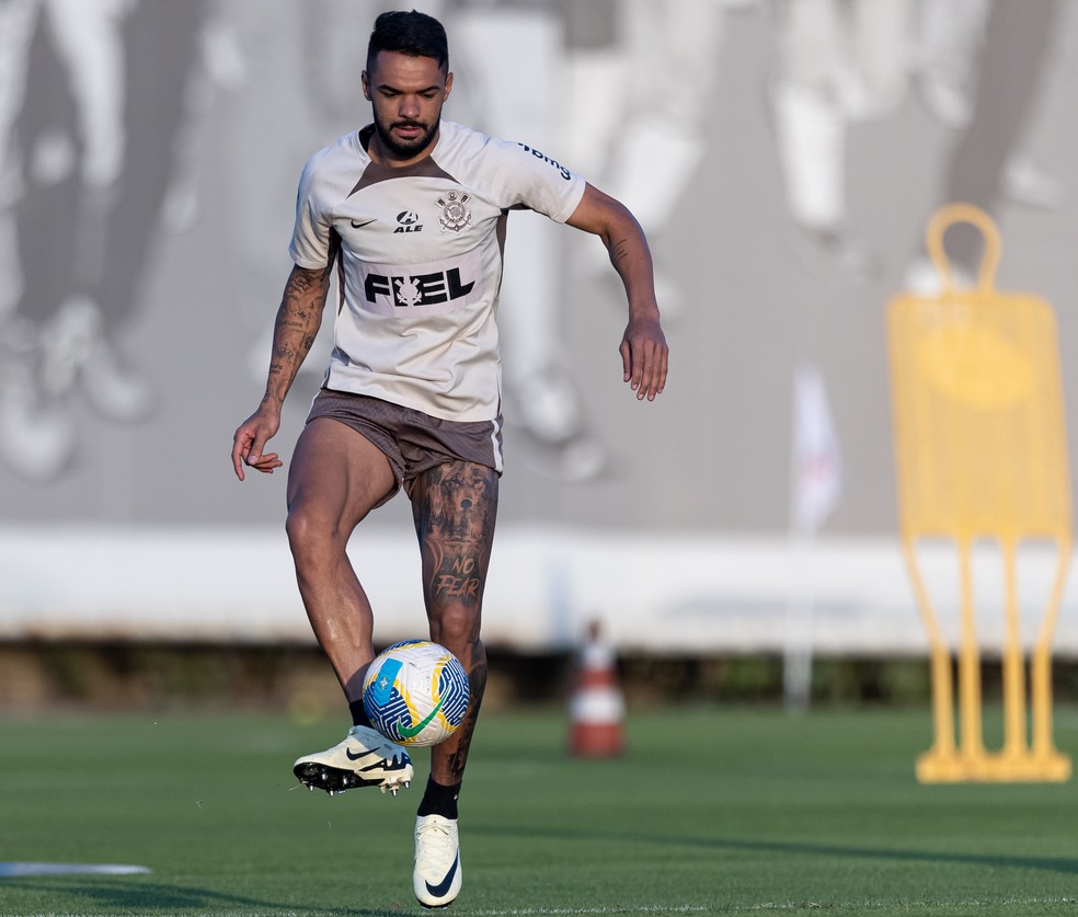 Raniele em ação em treino do Corinthians — Foto: Rodrigo Coca / Ag.Corinthians