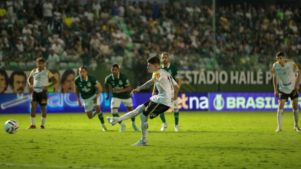 Rômulo comemora gol — Foto: Ozzair Jr / Novorizontino