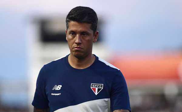 São Paulo atribui derrota em Campinas a problemas com o estado do gramado.