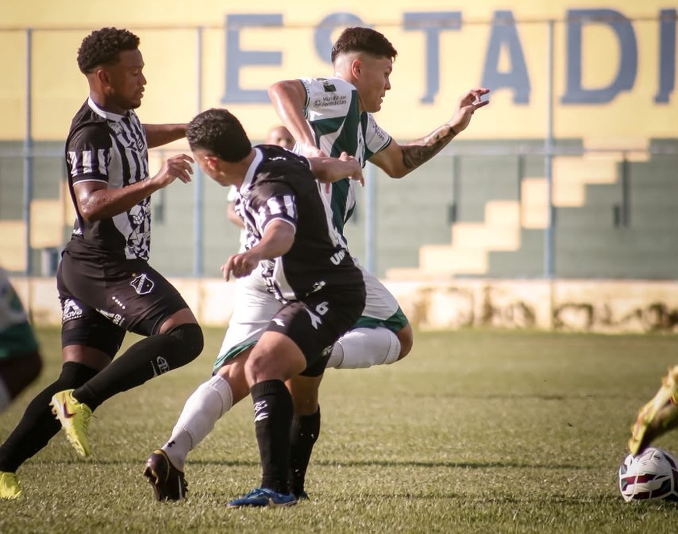 Altos x ABC - jogada durante a partida