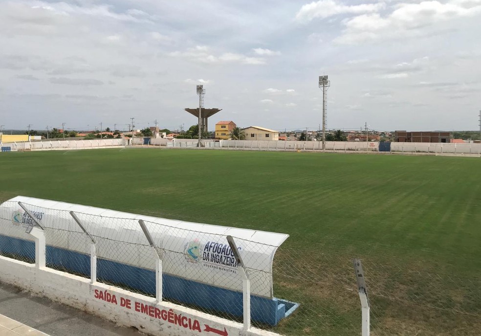 Gramado do Estádio Olímpico Regional foi revitalizado pelo FC