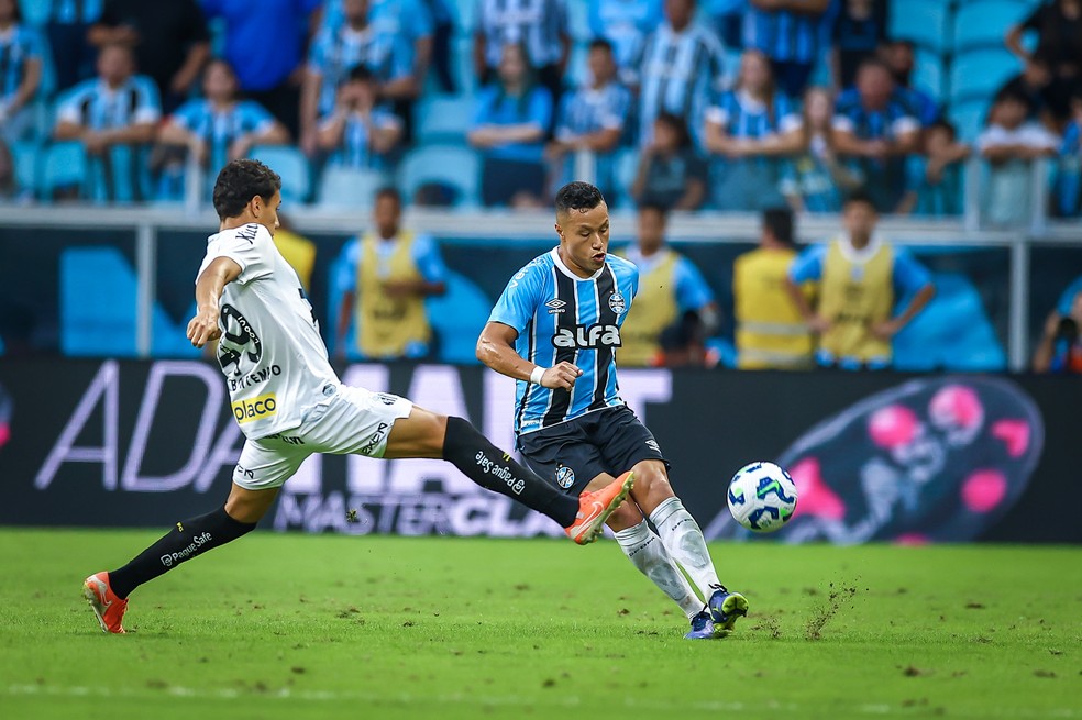 Marlon em campo pelo Grêmio — Foto: Lucas Uebel/Divulgação Grêmio