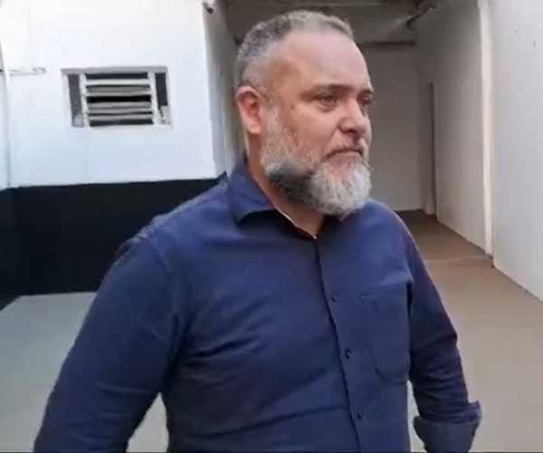 Ex-corinthians denuncia cobrança de pagamento a intermediário por diretor administrativo.