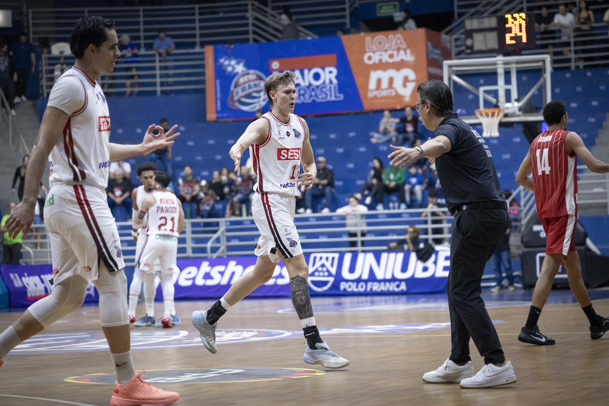 Franca exalta defesa em 3º melhor desempenho do setor na temporada