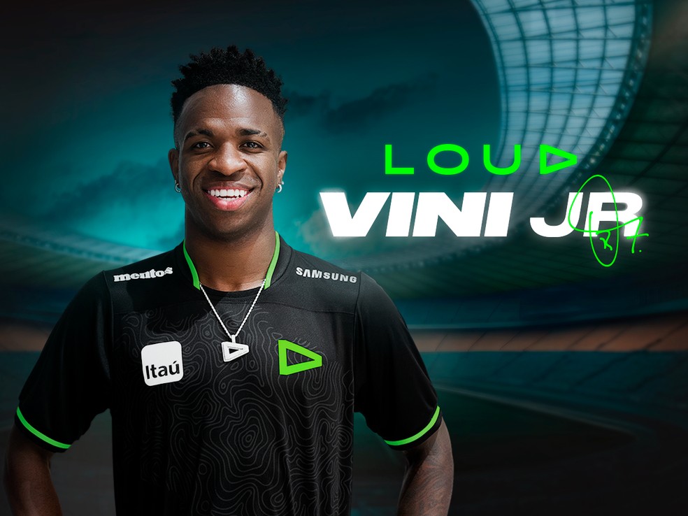 Vini Jr. with the LOUD esports team shirt — Photo: Disclosure/LOUD