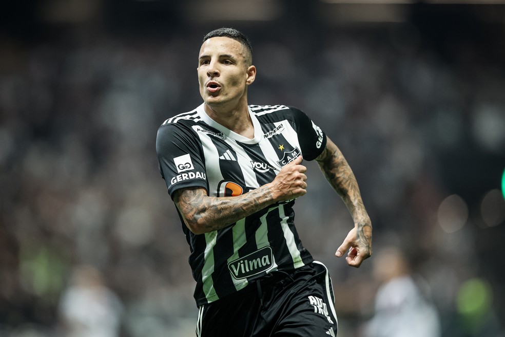 Guilherme Arana comemorando gol pelo Atlético-MG