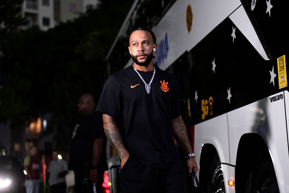 Corinthians busca parceiros para renovar com Memphis Depay