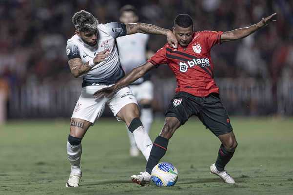 DERROTA AMARGA! Corinthians perde oportunidade de tranquilidade e aumenta pressão para clássico