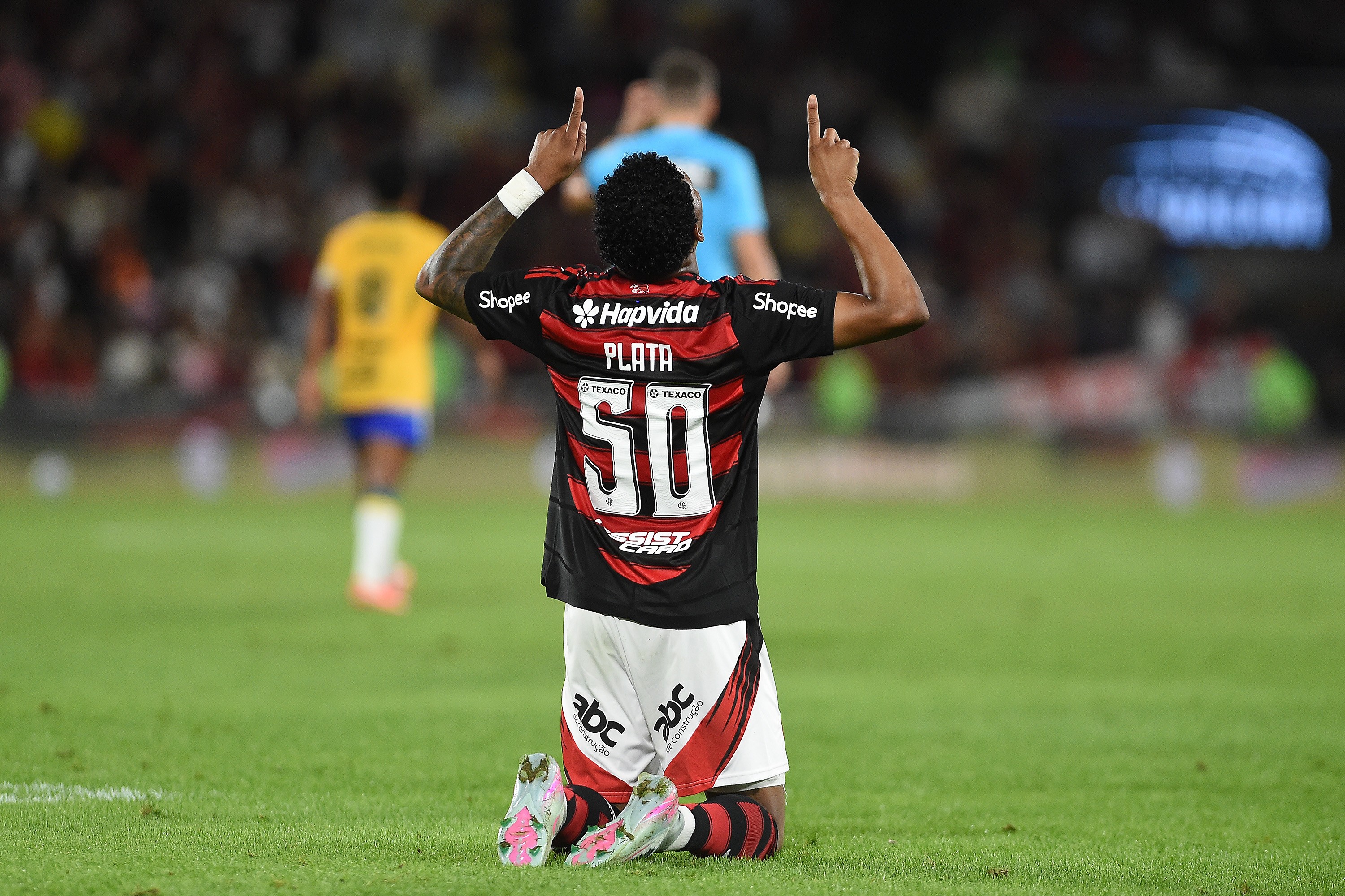 LANCE GENIAL!!! Após o jogo Plata elogiou Arrascaeta pela assistencia