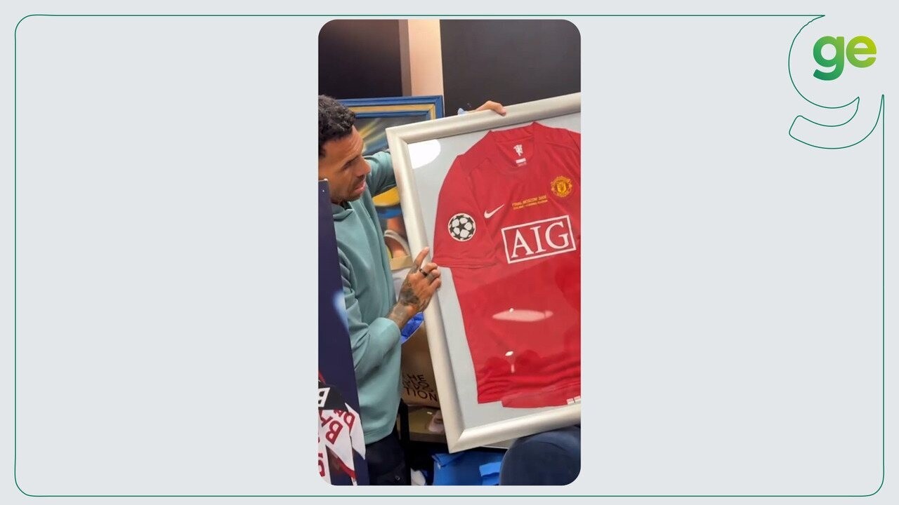 Mansão ou resort? Tévez mostra casa com piscina gigante e totó da Bombonera