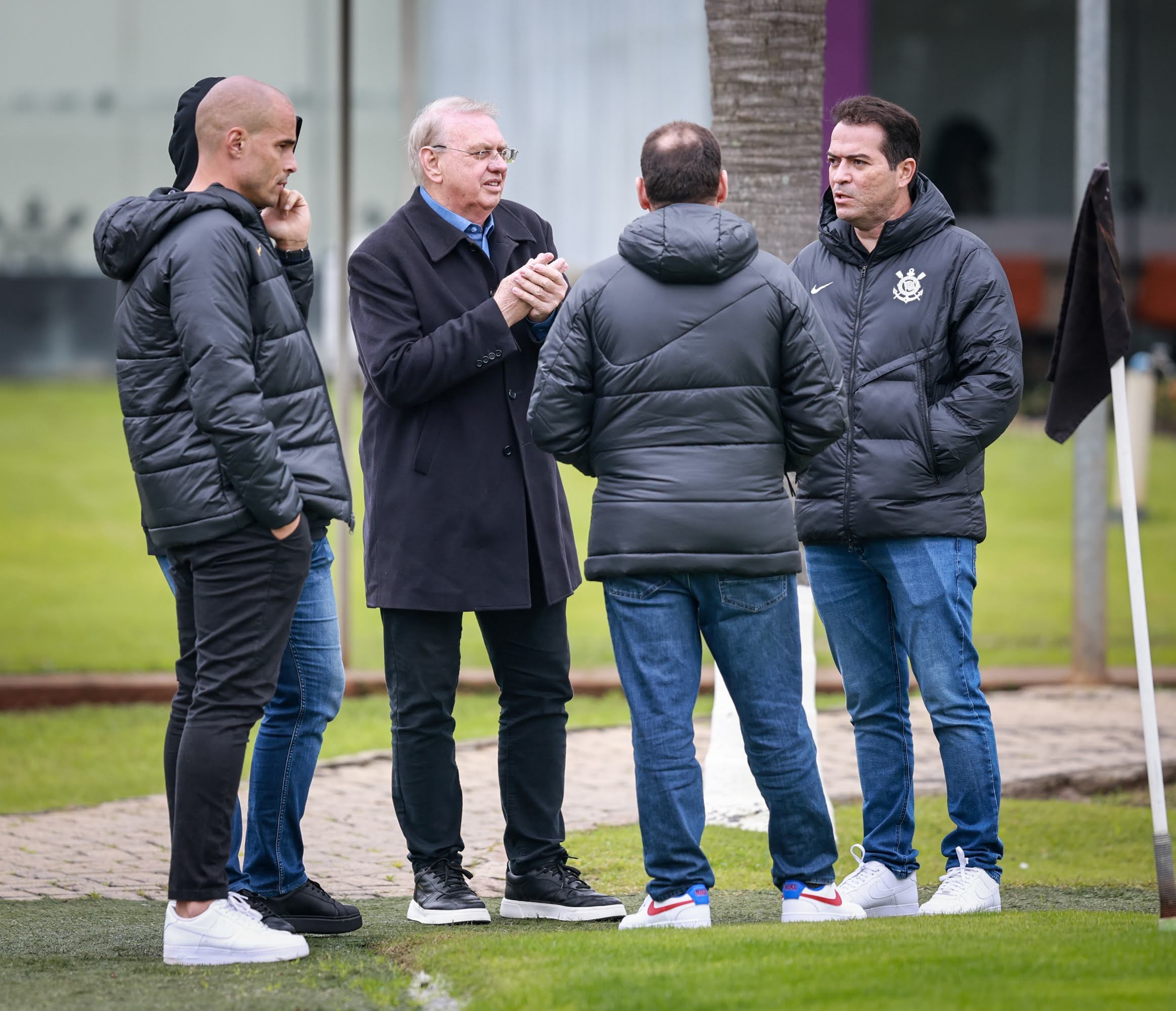 Corinthians Foca na Regularização de Pendências e Reforços Específicos Durante Intertemporada