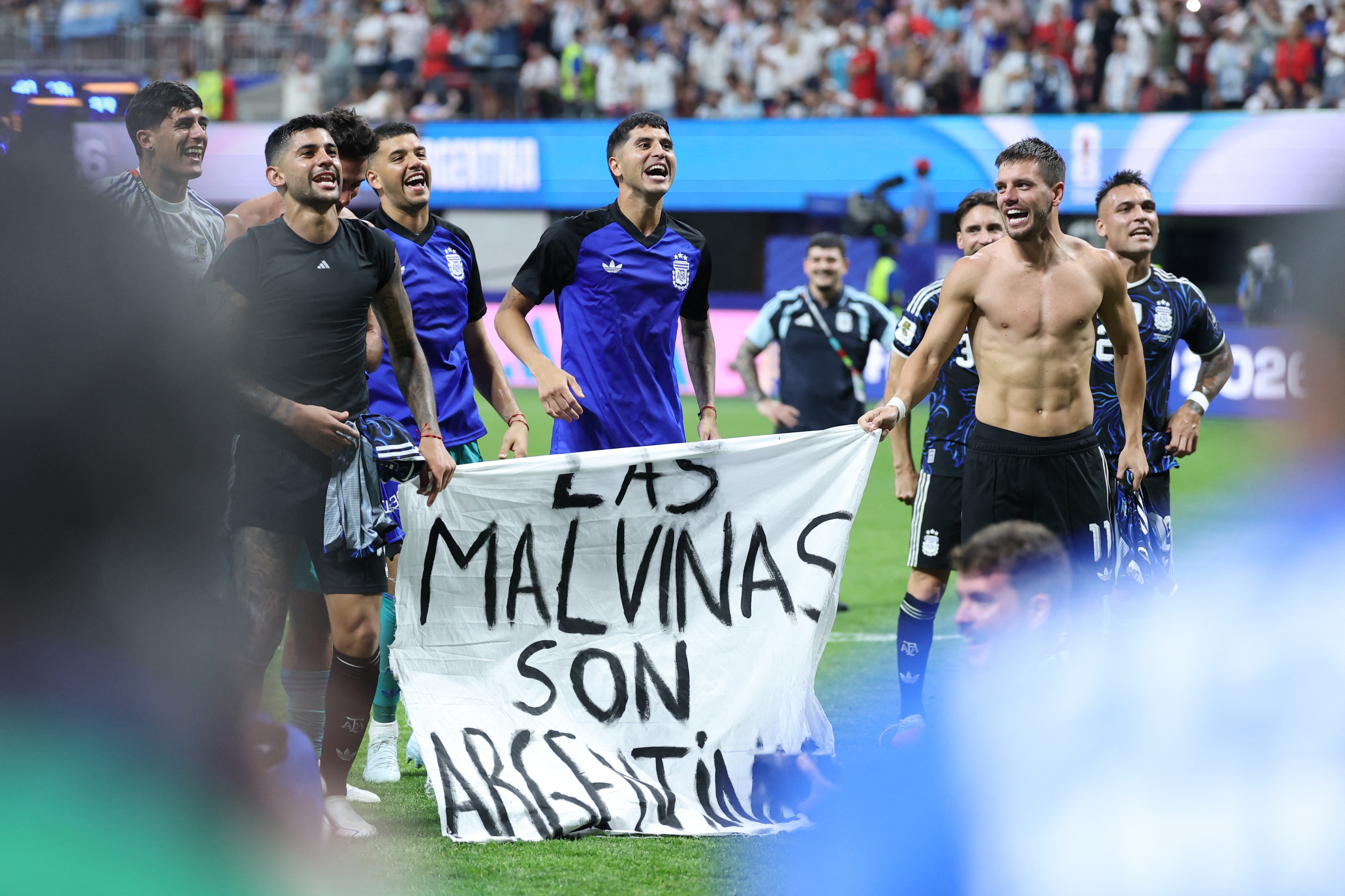 Argentina pode enfrentar sanções da Fifa por faixa sobre Malvinas
