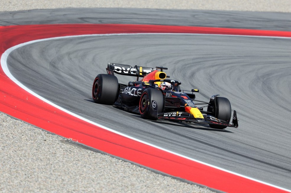 Resultados do TL2: Verstappen mais rápido, Bottas surpreende