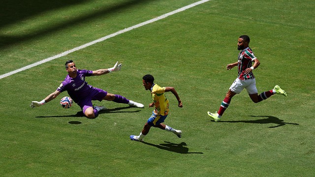 Fábio faz defesaça em chute chute de Matthews em Mamelodi x Fluminense