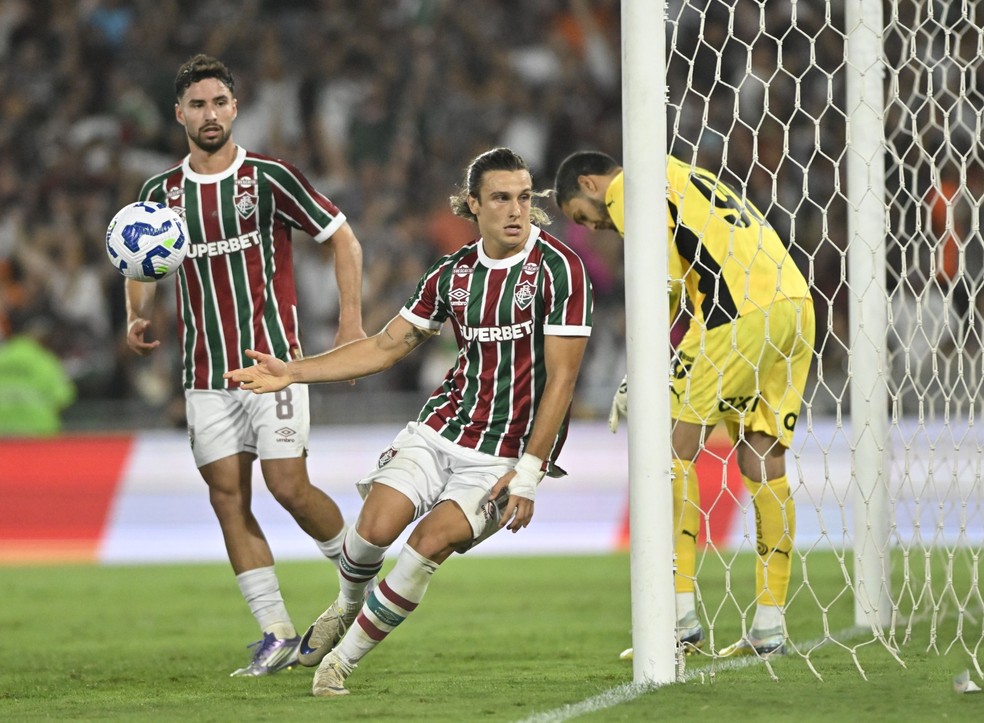 Peças do banco do Fluminense transformam imposição em criatividade