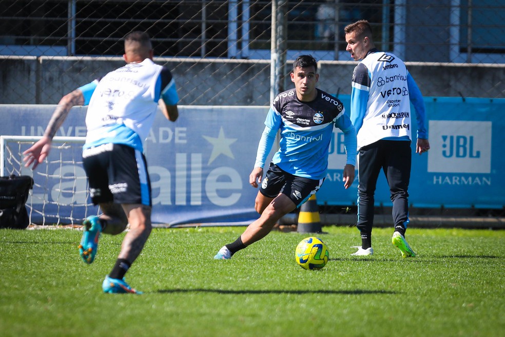 Cristaldo volta ao Grêmio contra o Flamengo — Foto: Lucas Uebel/Divulgação Grêmio
