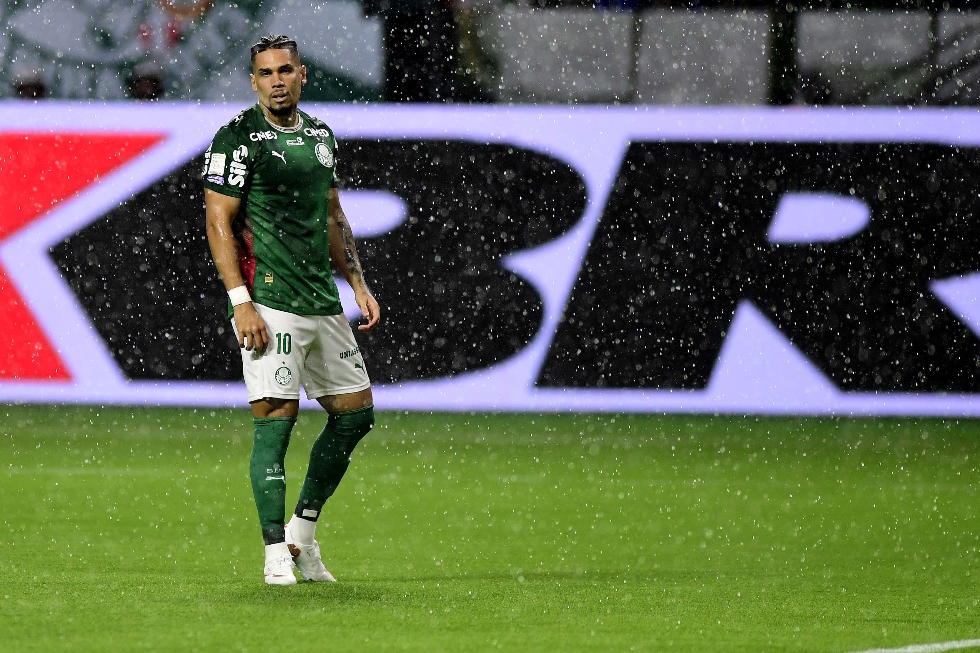 "Se lesionar, não tem problema nenhum": Paulinho volta ao Palmeiras, e Abel o quer sem medo