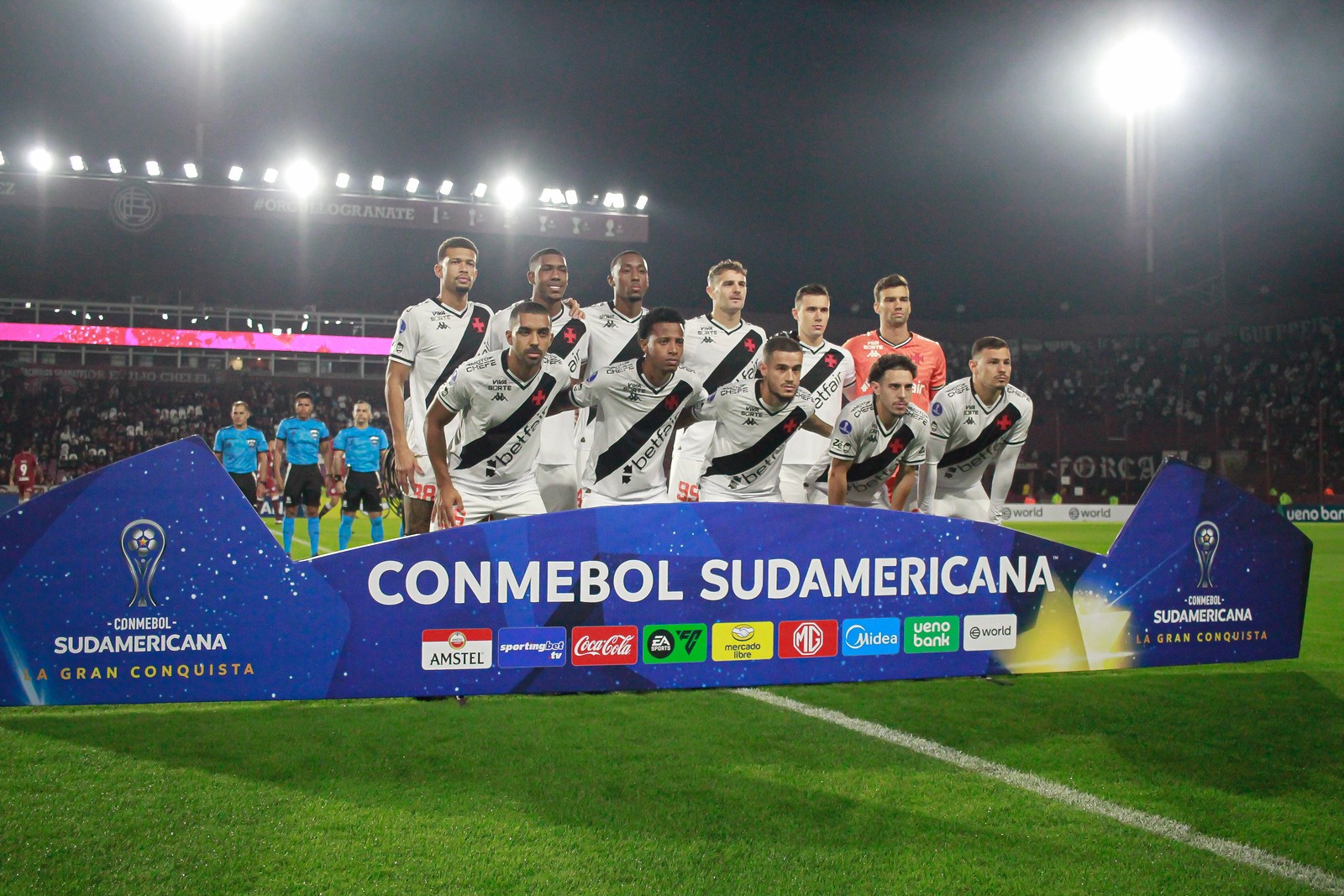 Raio-x da má fase: gols no segundo tempo, bola aérea e falhas individuais marcam crise no Vasco