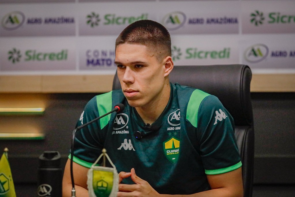 Coringa do Cuiabá: Calebe ganha versatilidade com Eduardo Barros