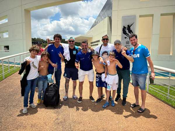 CRUZEIRO LUTA, MAS RACING LEVA A TAÇA! Rivalidade, superação e cenas de união marcam final da Sul-Americana em Assunção!