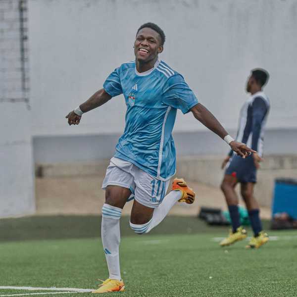 São Paulo contrata promessa peruana de 18 anos para equipe sub-20