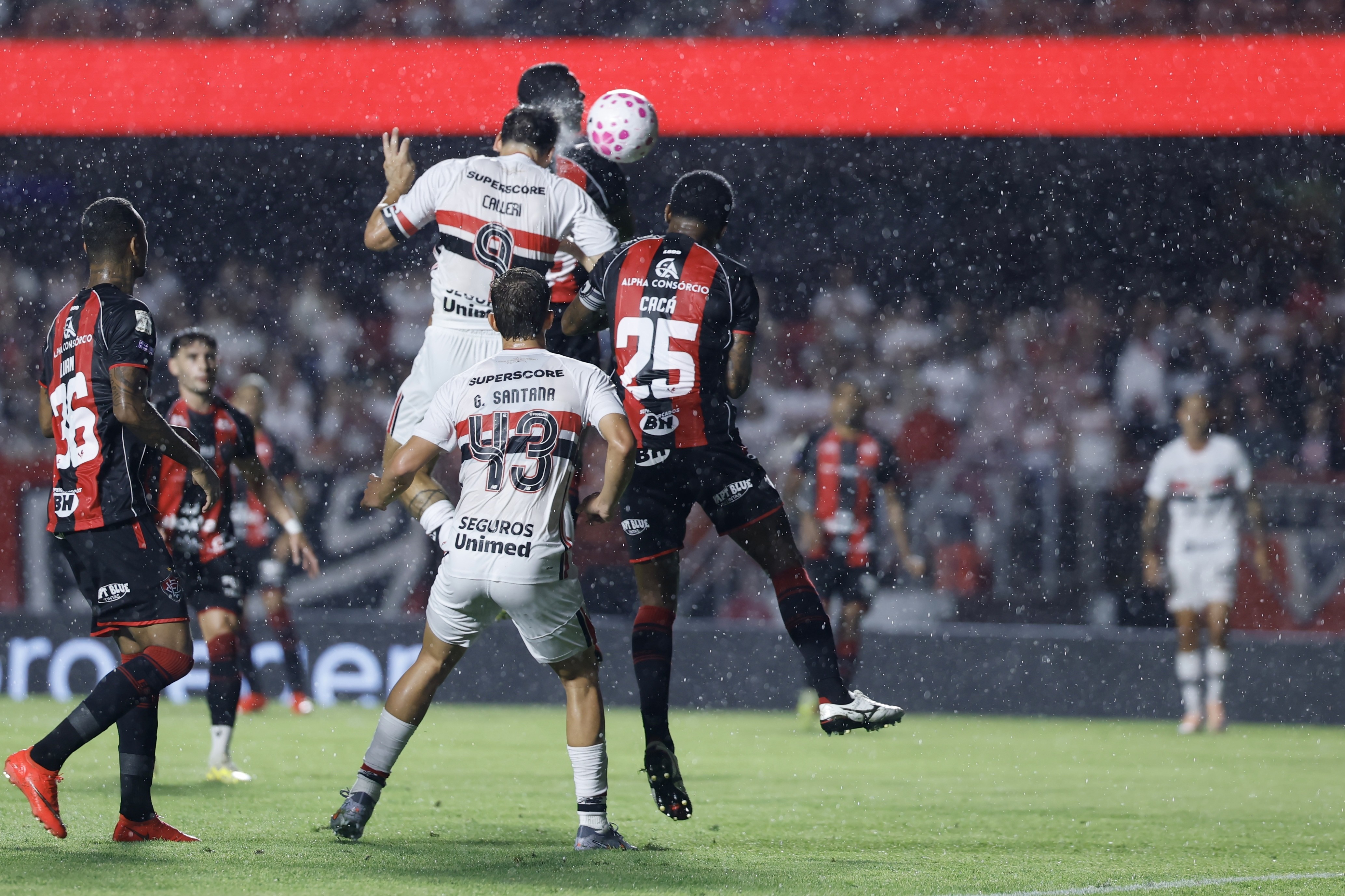 Análise: Vitória repete roteiro em nova derrota como visitante no Campeonato Brasileiro