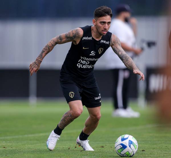 Corinthians treina para clássico contra o Santos e conta com retorno de Gustavo Mosquito