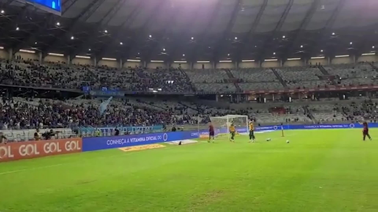 Cruzeiro x Fluminense: goleiro Fábio tem nome gritado pela torcida no aquecimento