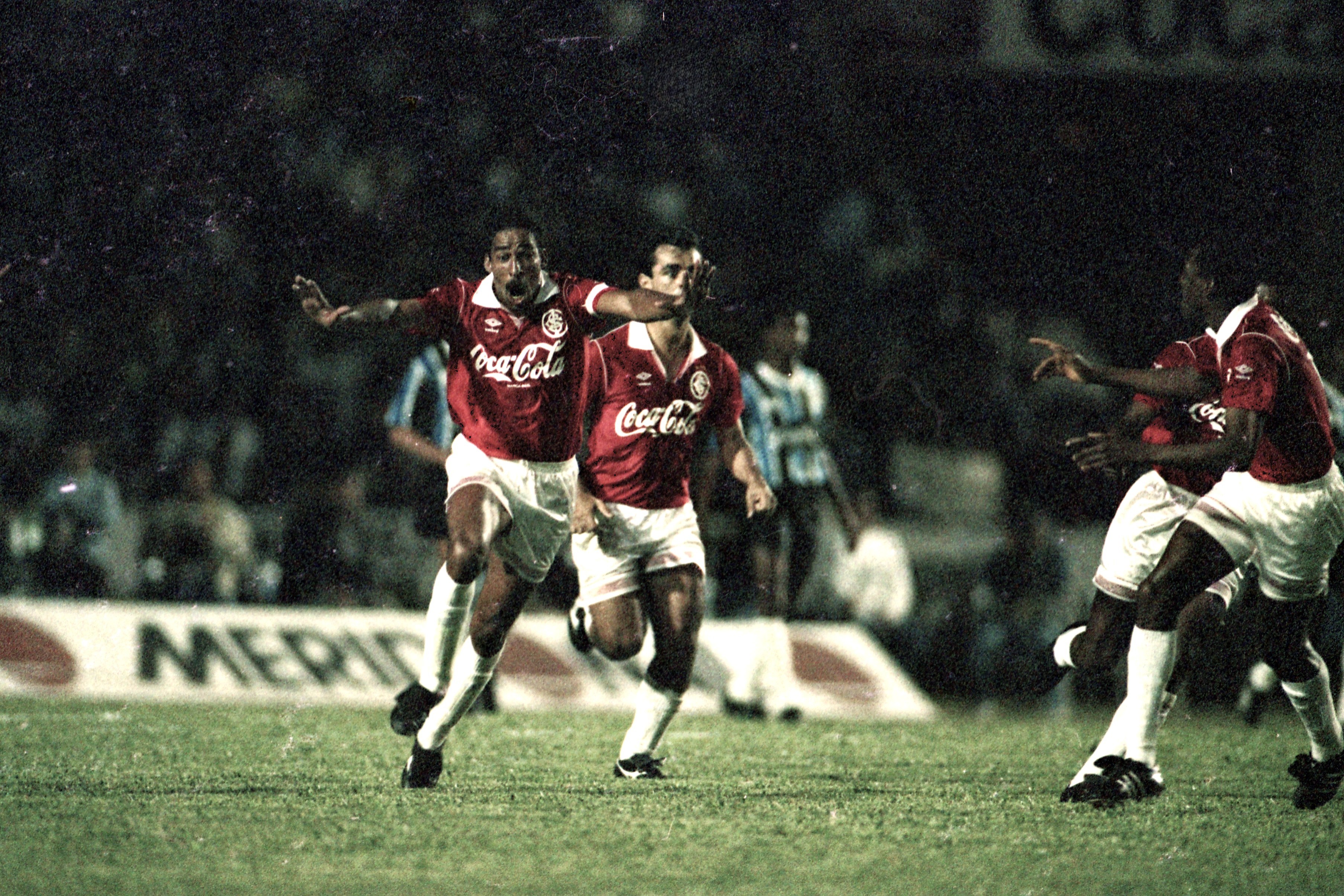 Destaque do Inter nos Gre-Nais de 1992 enfrentou HIV e preconceito; conheça a história de Gerson