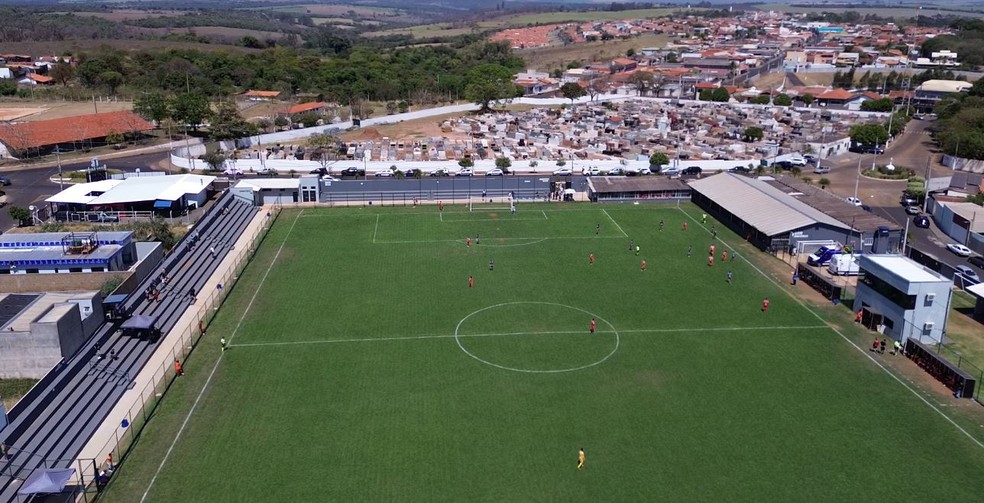 Estádio Galileu de Andrade Lopes, casa do EC Meia-Noite, de Patrocínio Paulista (SP)