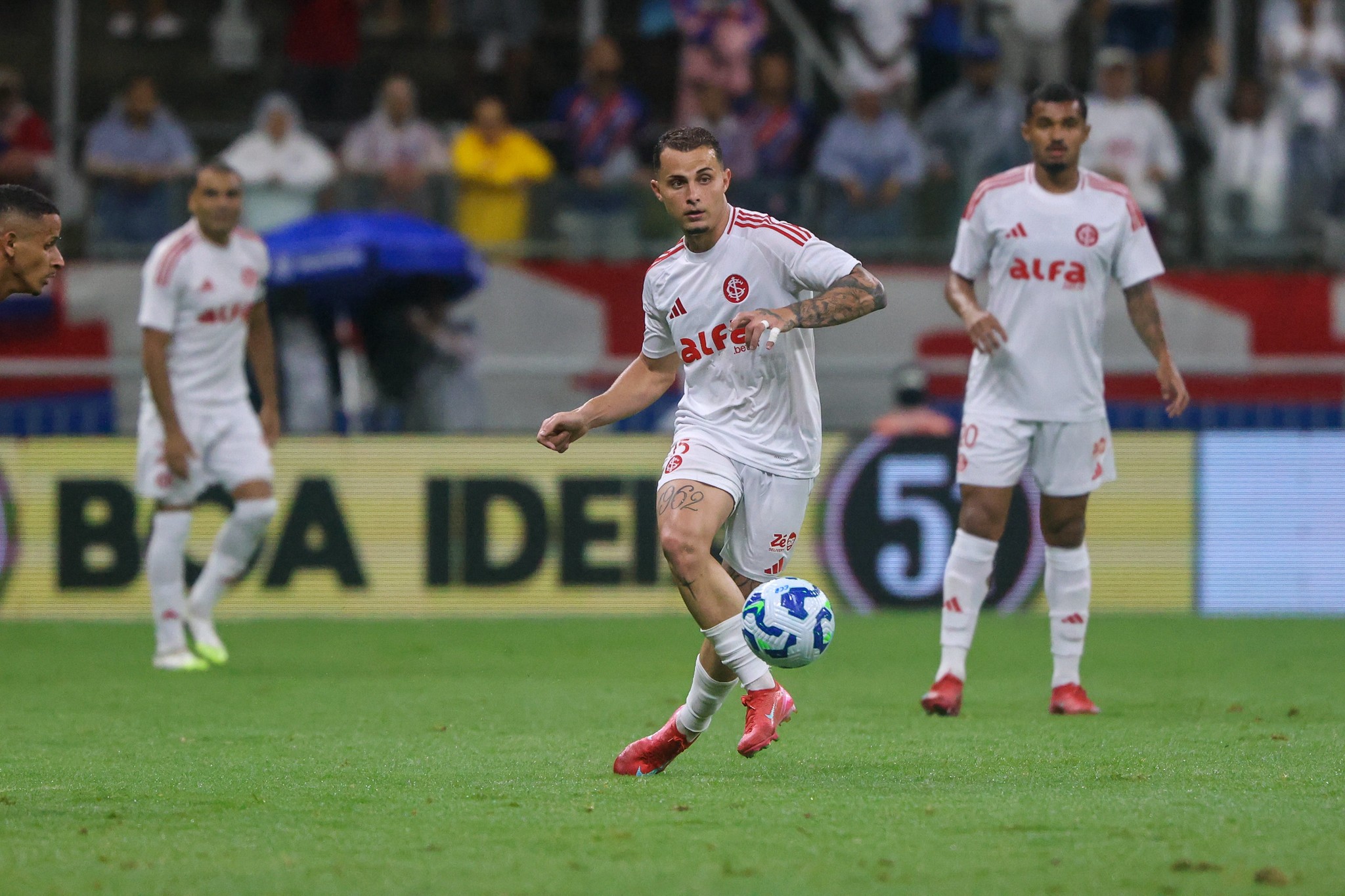 Inter recebe oferta do Athletico-PR por Bruno Gomes; confira valores | Ge