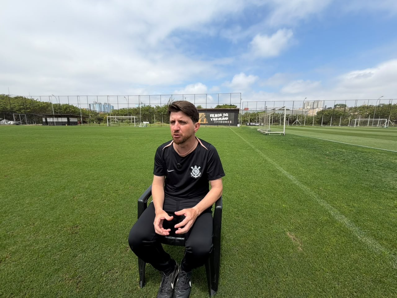 "Não dá para ter jogador mais ou menos": Brasfoot inspirou técnico que mudou o Corinthians sub-20