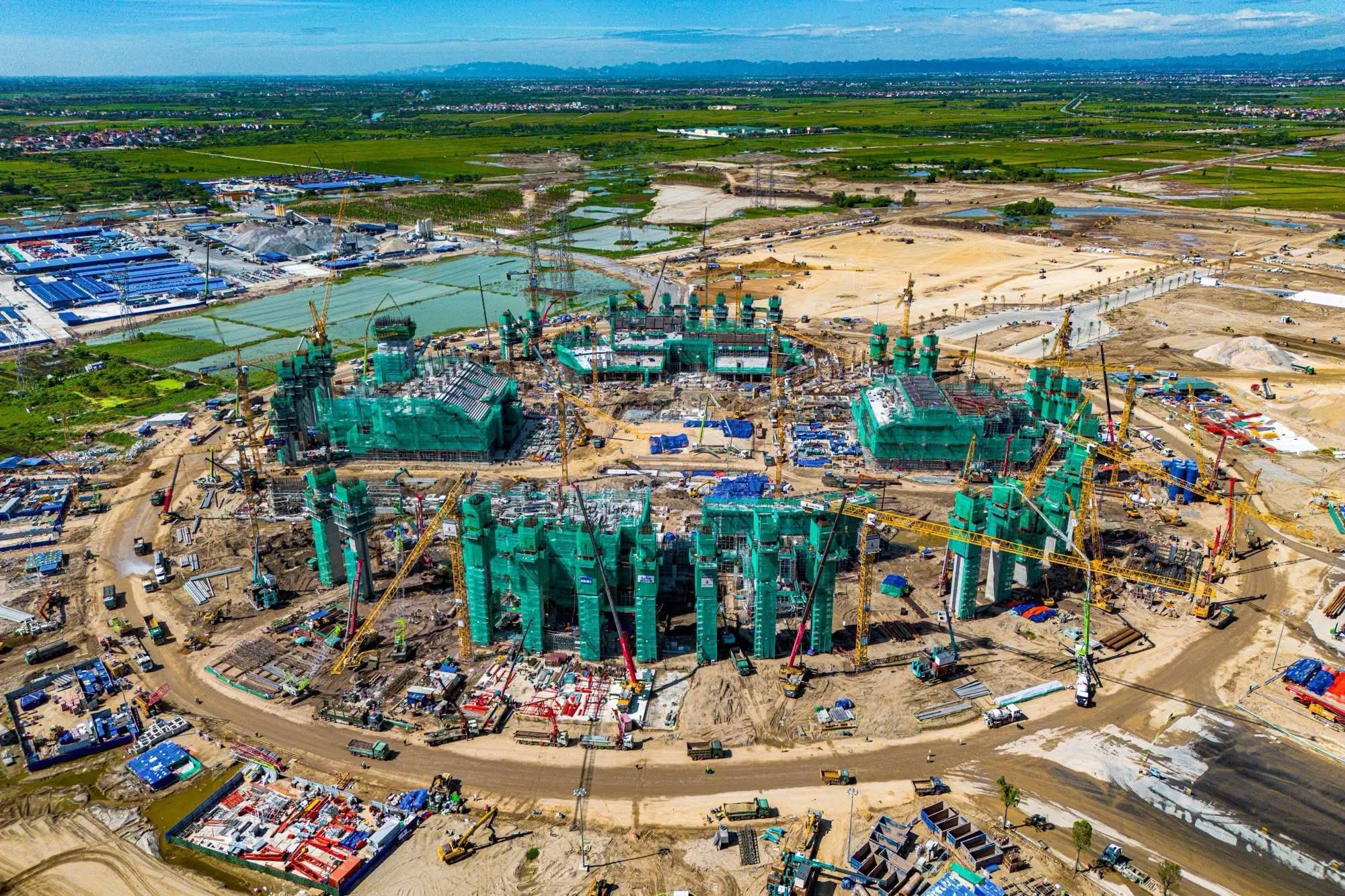 Construção de estádio no Vietnã para 135 mil pessoas avança em obras; veja imagens
