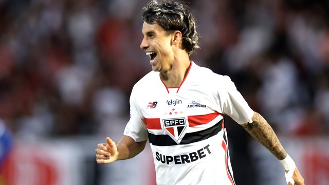 Ferreirinha comemora gol do São Paulo contra o Bahia