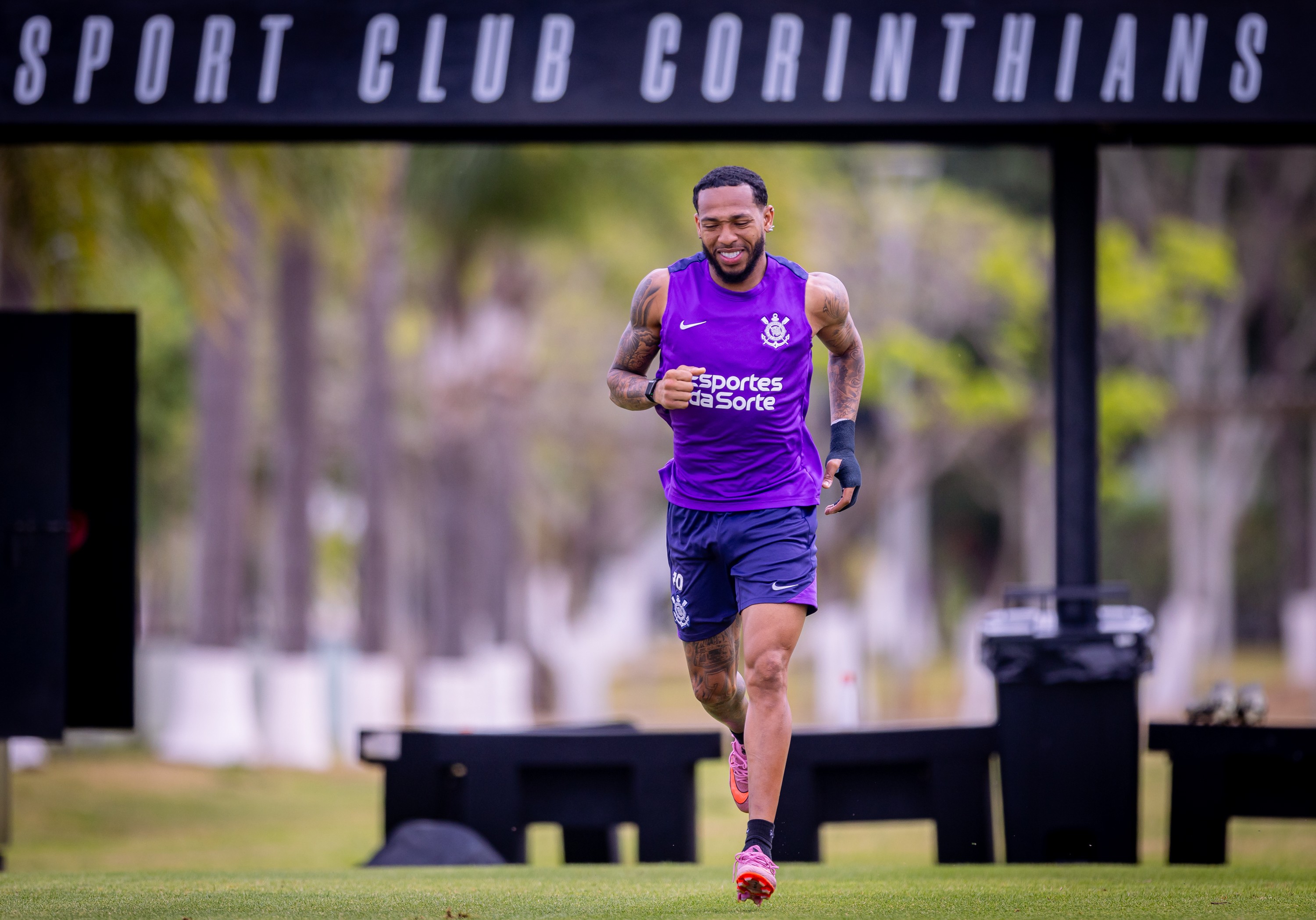 Martínez falta a treinos do Corinthians desde reapresentação e é cortado do clássico