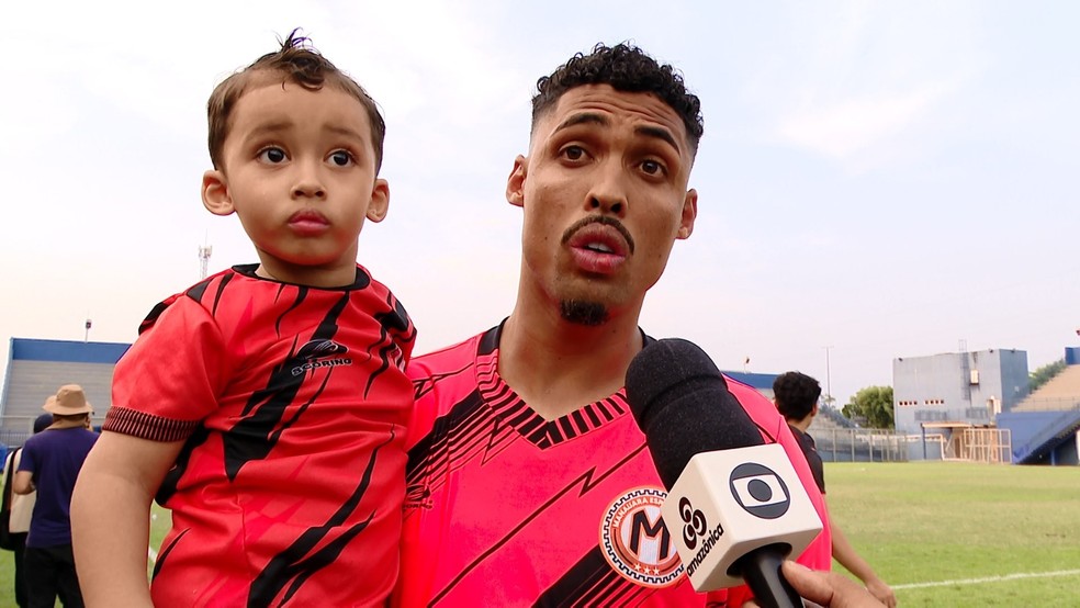 Paulinho marcou na vit&oacute;ria do Manauara sob o Retr&ocirc; na S&eacute;rie D &mdash; Foto: Jos&eacute; Lima