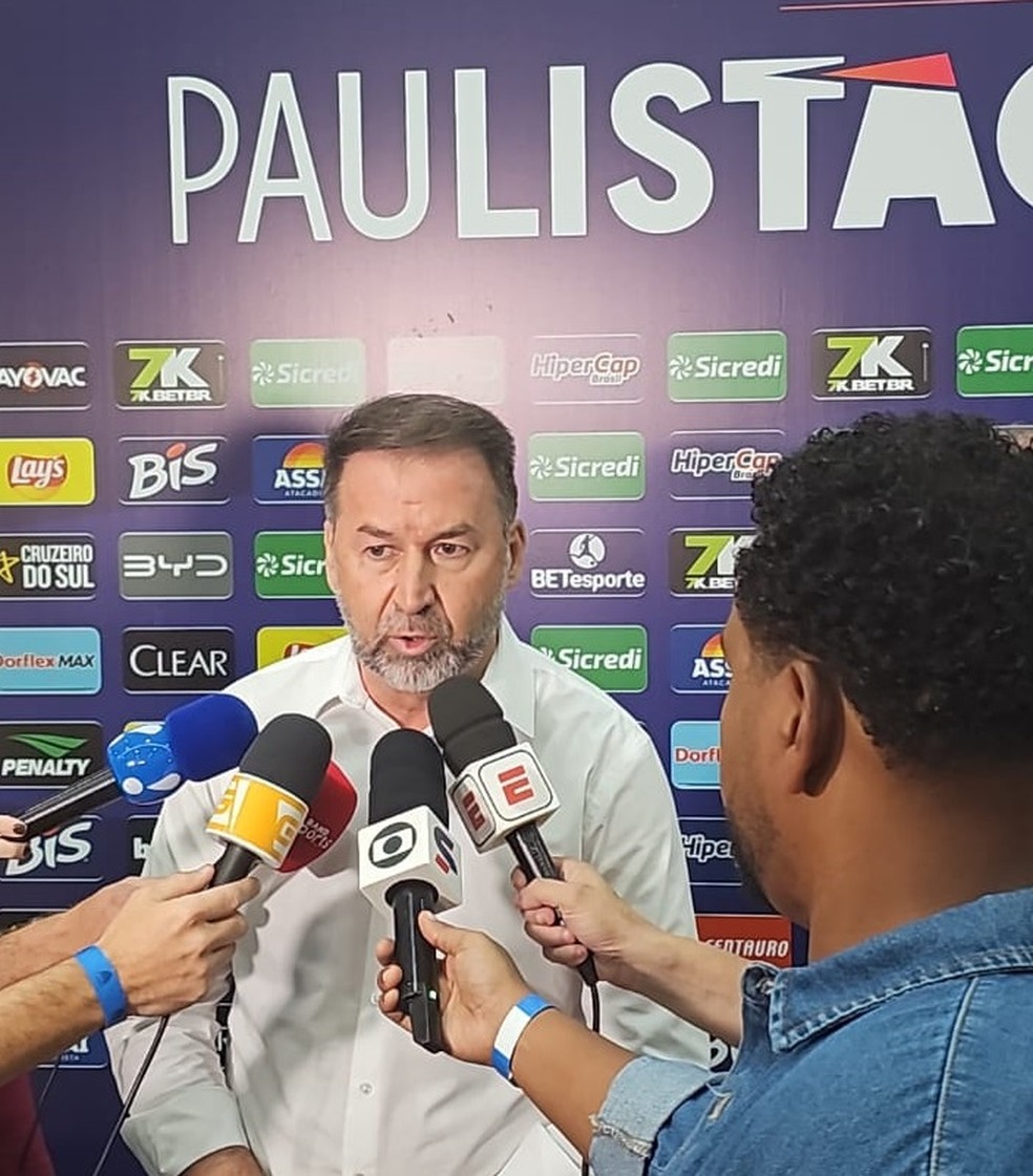 "Finais do Paulistão 2025: Corinthians e Palmeiras disputam 2 jogos decisivos com tecnologia de impedimento semiautomático. Veja datas, horários e tudo sobre o clássico!"